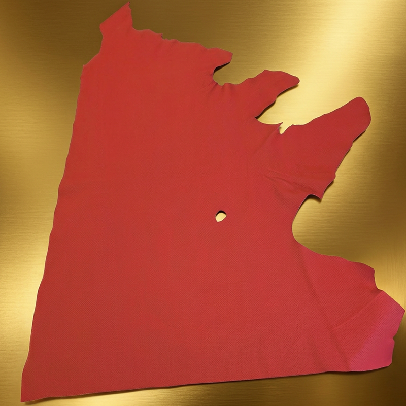 Perforiertes Autoleder | Polsterleder, rot, ca. 1.8 m²